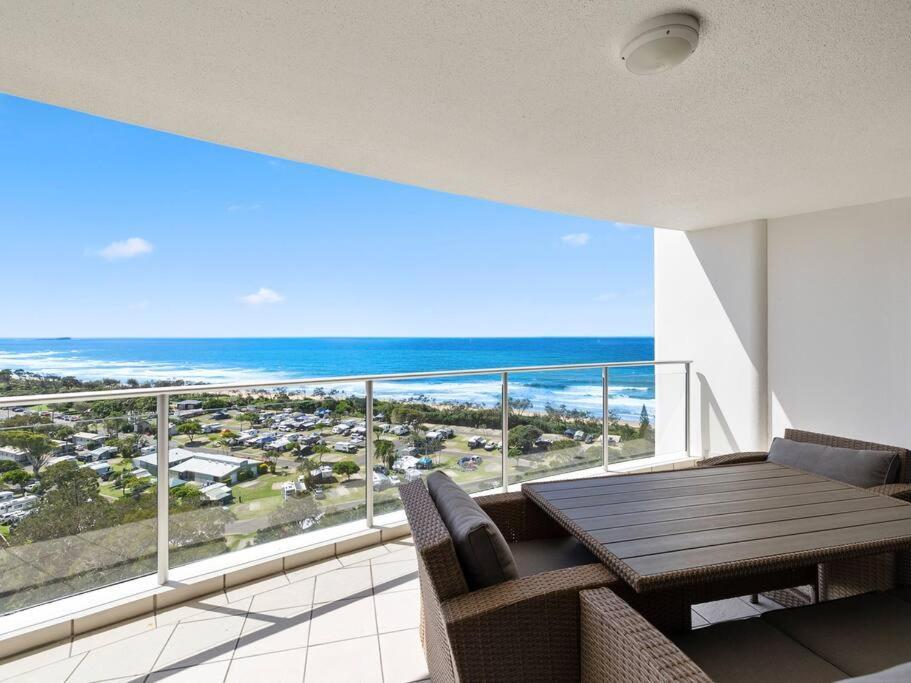 Sensational Ocean View 2 Bedroom Apartment Maroochydore Bagian luar foto