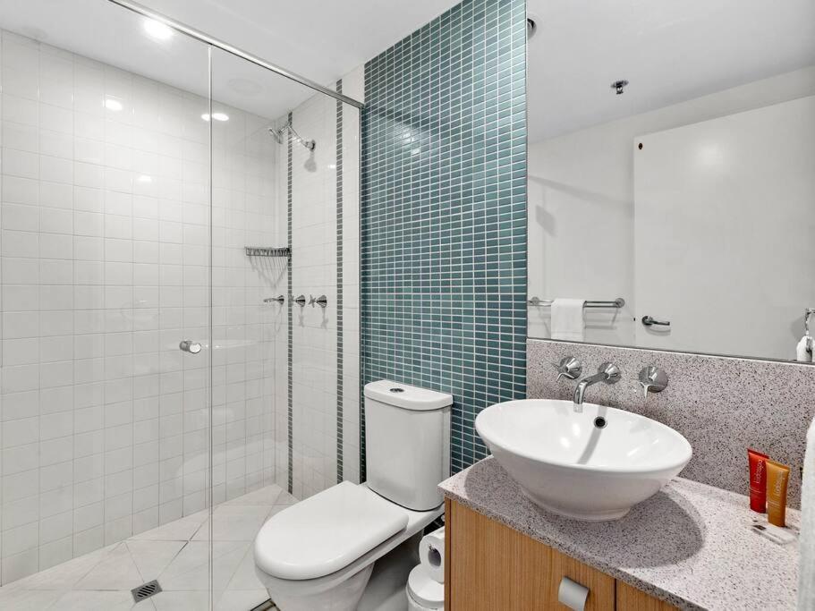 Sensational Ocean View 2 Bedroom Apartment Maroochydore Bagian luar foto