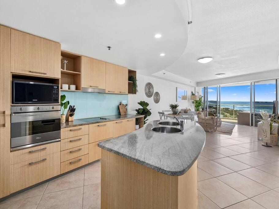 Sensational Ocean View 2 Bedroom Apartment Maroochydore Bagian luar foto