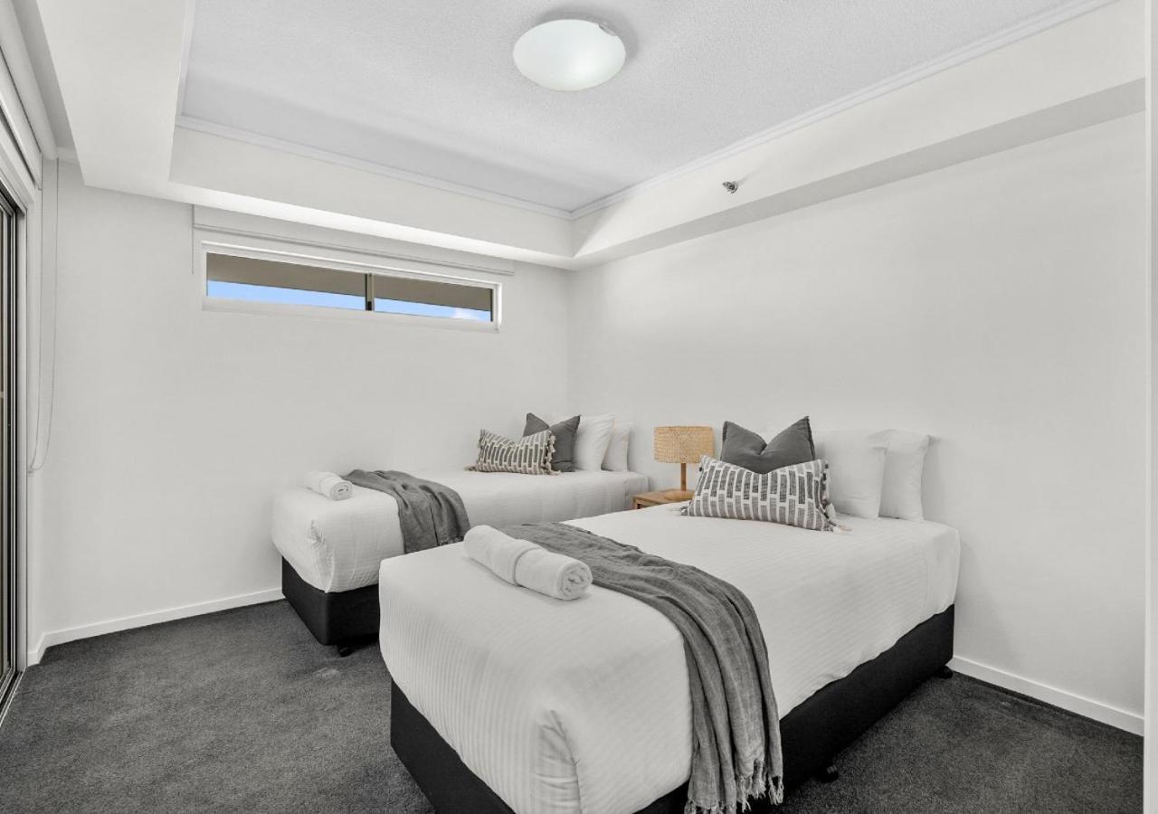 Sensational Ocean View 2 Bedroom Apartment Maroochydore Bagian luar foto